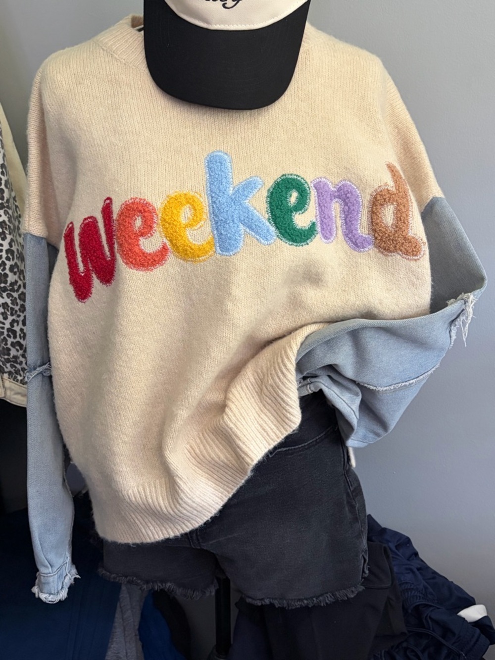 debut Cream Sweater with Multicolor "weekend" Lettering and Light Blue Sleeves - Picture 2 of 2